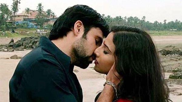 Bollywood Hot Romantic Scenes