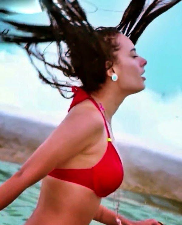 Bollywood Sexiest Actress in Bikini