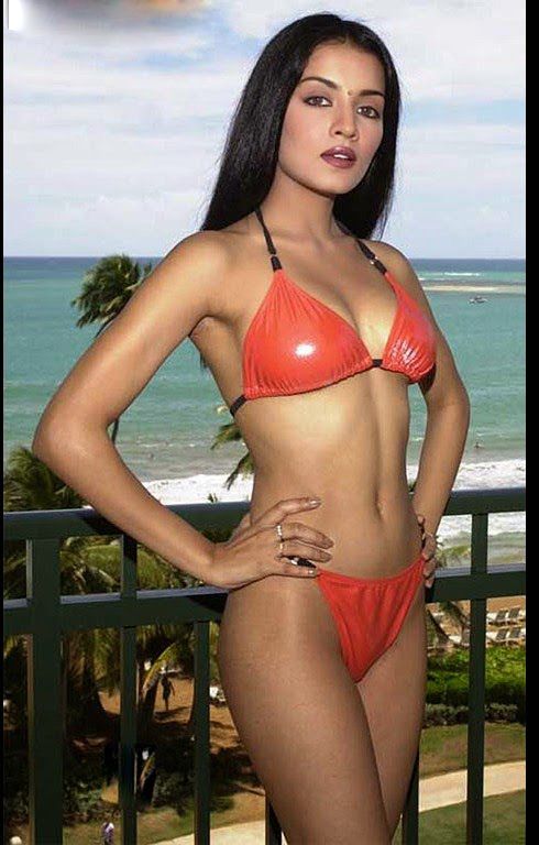 Bollywood Sexiest Actress in Bikini