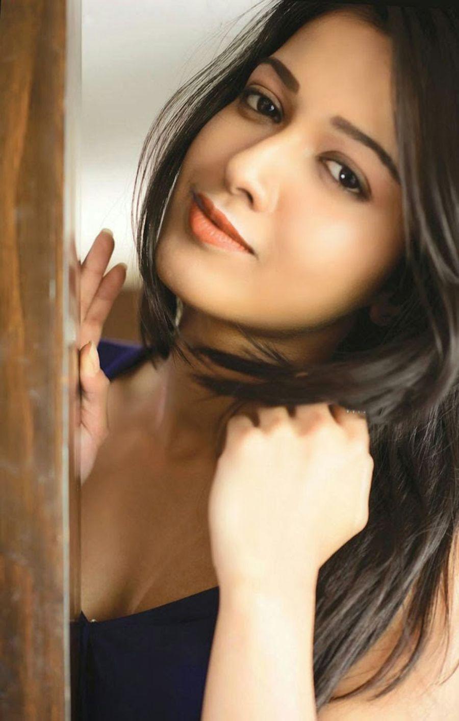 Catherine Tresa Hot Latest Photoshoot