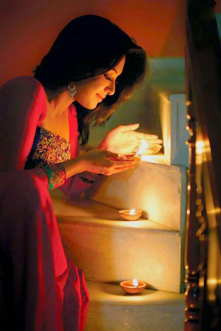 Catherine Tresa Hot Latest Photoshoot