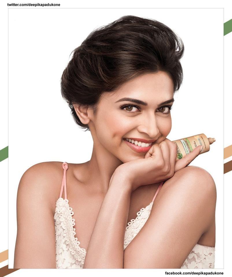 deepika padukone cleavage Pics