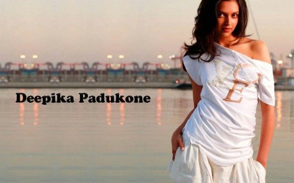 Deepika Padukone Hot Beach Pics
