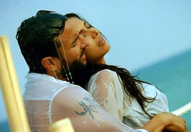 Deepika Padukone Hot Beach Pics