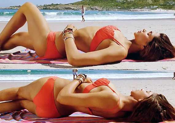 Deepika Padukone Hot Beach Pics