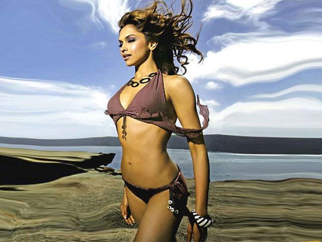 Deepika Padukone Hot Beach Pics