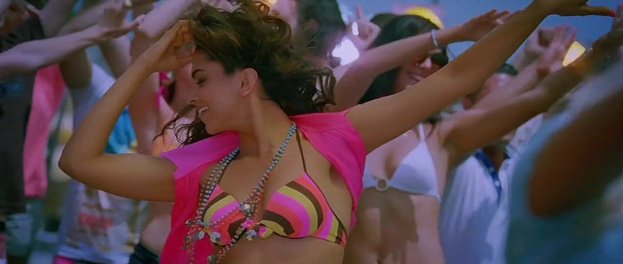 Deepika Padukone Hot Photo Images