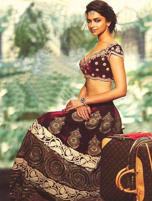 Deepika Padukone Sizzling Hot Style