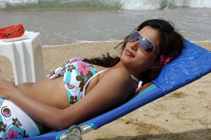 Dimple Chopade Hot Spicy Stills