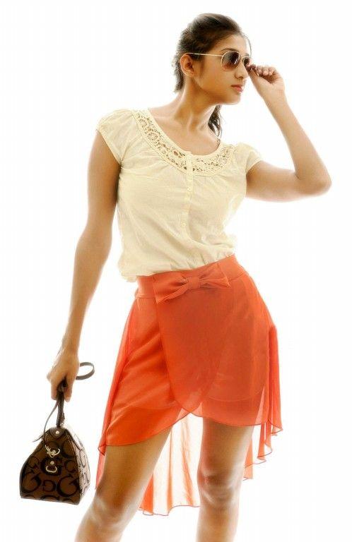 Divya Marah Hot Pics