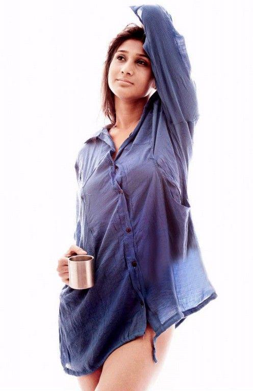 Divya Marah Hot Pics