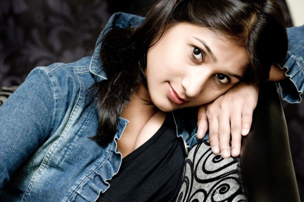 Divya Marah Hot Pics