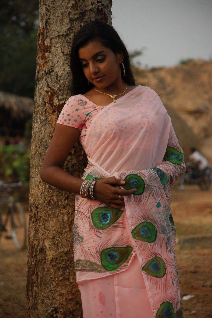 Divya Nagesh Sexy Photos