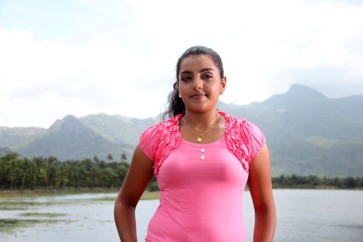 Divya Nagesh Spicy Photo Stills