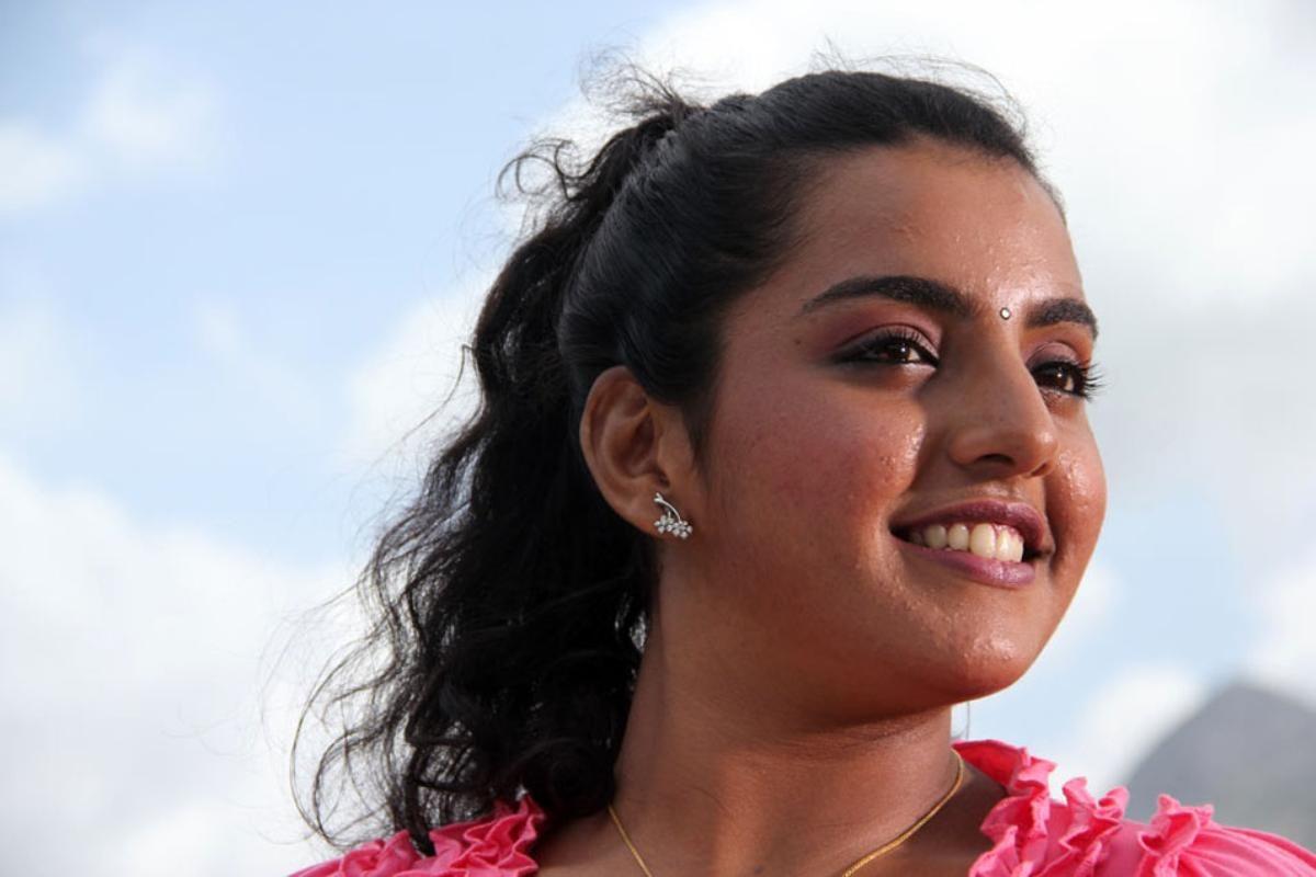 Divya Nagesh Spicy Photo Stills