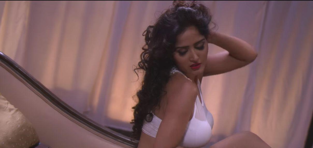Divya Singh Hot Pics