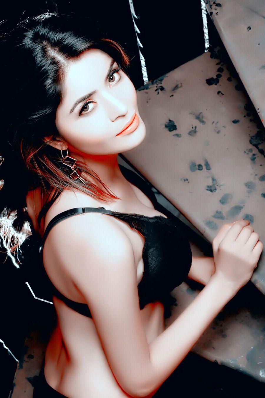 Gehana Vasisth Hot & Sexy Latest Photos