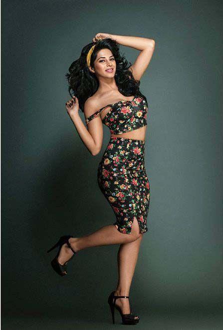 Glamorous Actress Pooja Narang Latest Stills