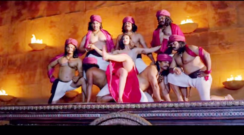 Hamsa Nandini Hot Dance in Rudramadevi Movie