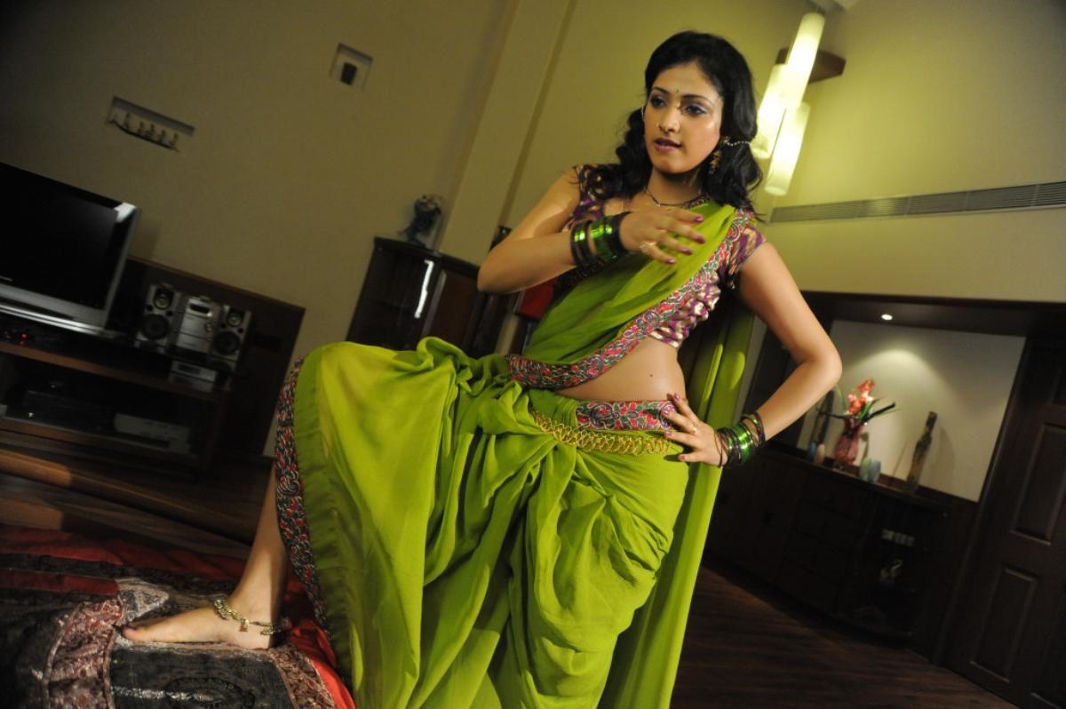 Hari Priya Hot Half Saree Pictures