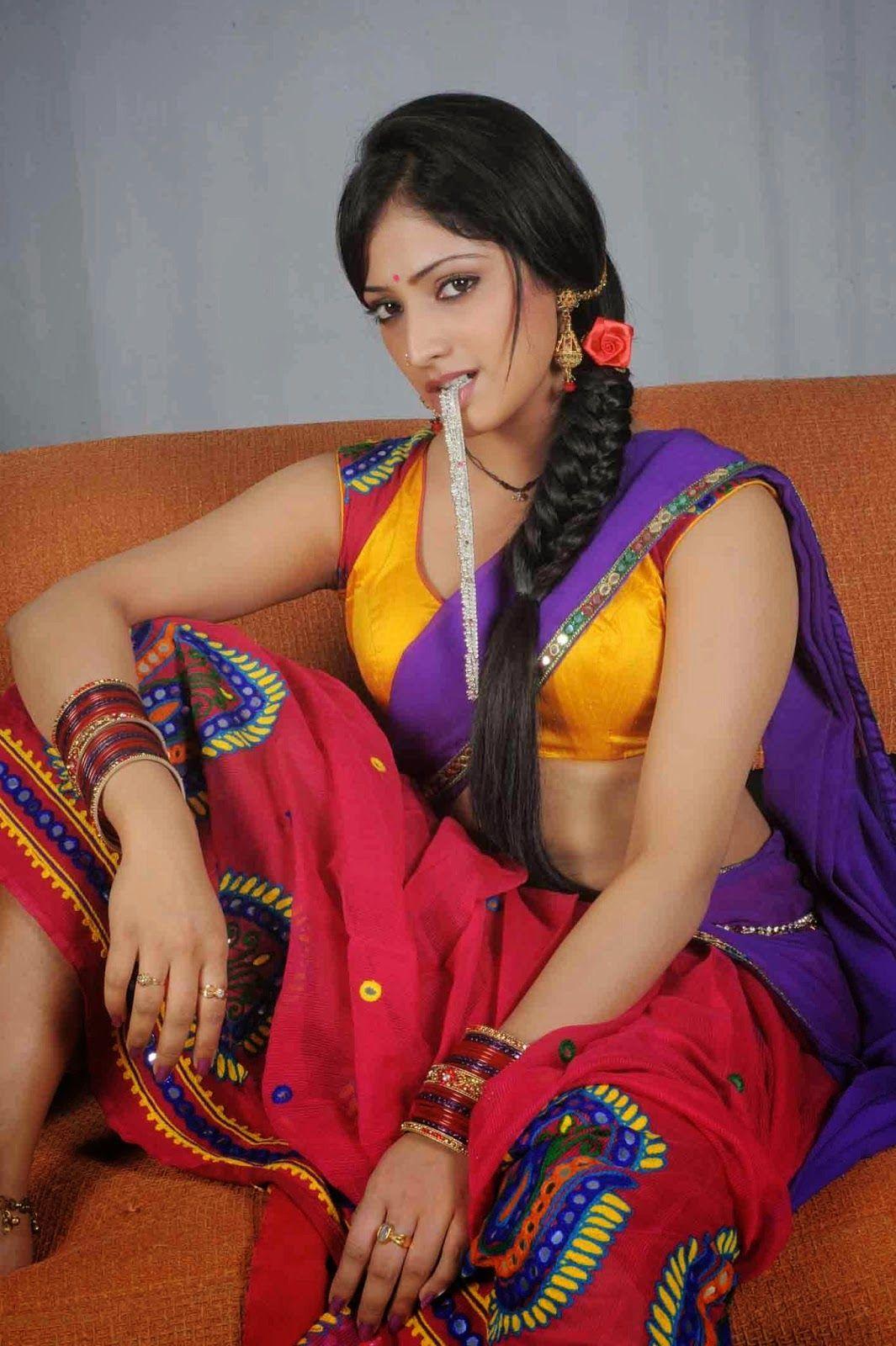Hari Priya Hot Half Saree Pictures