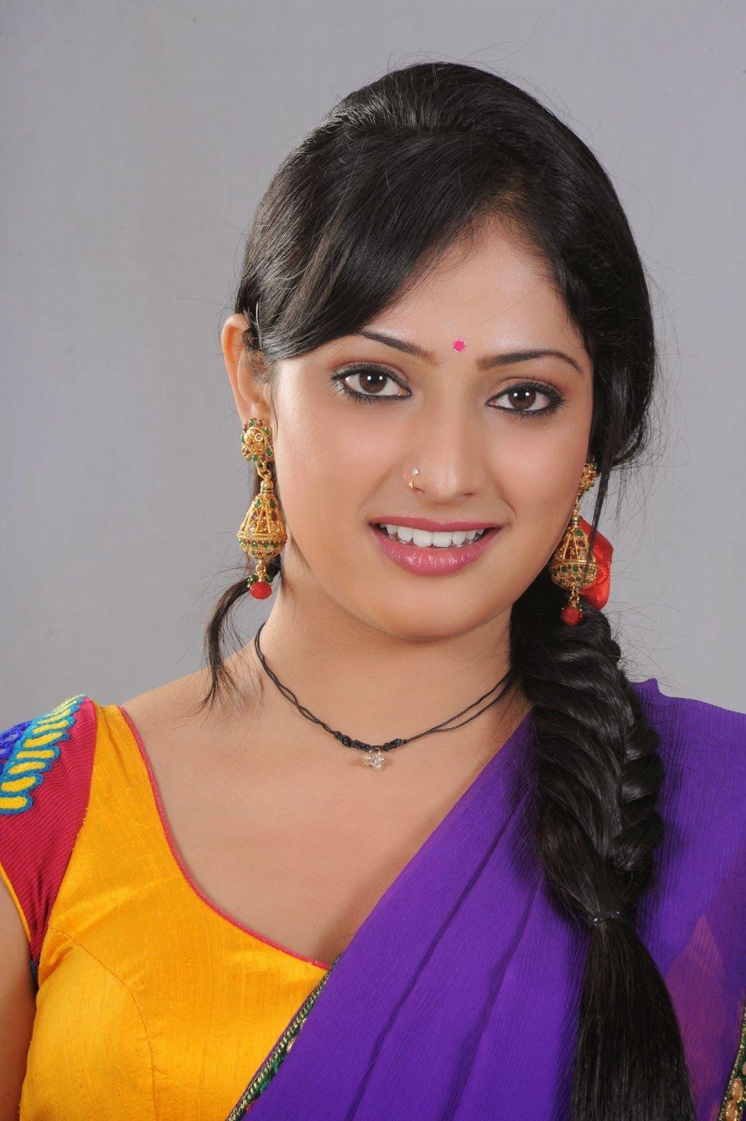 Hari Priya Hot Half Saree Pictures