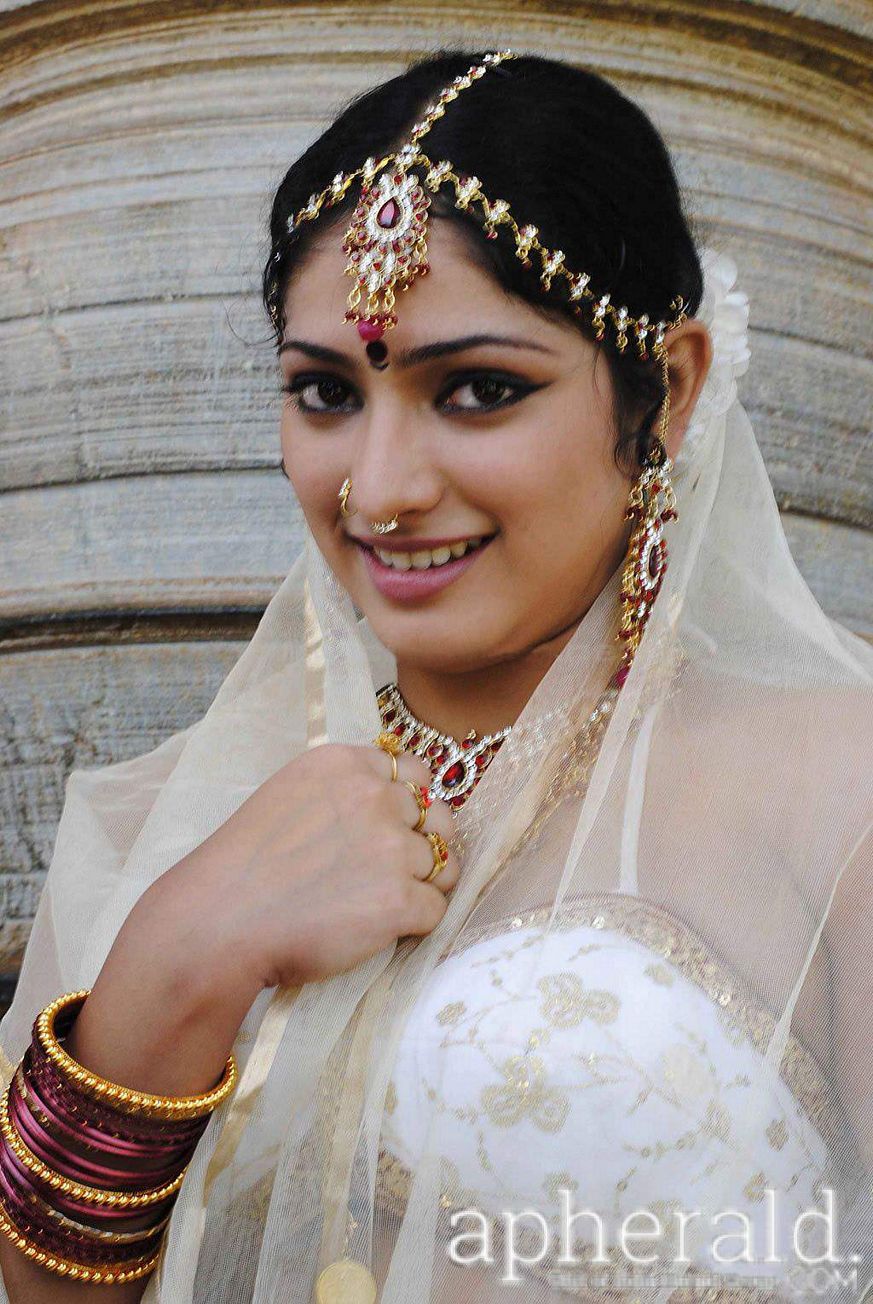 Haripriya Hot Sexy Photos