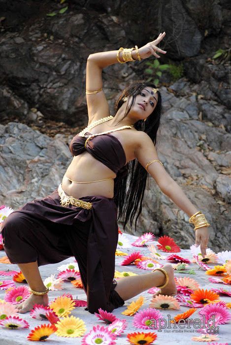 Haripriya Hot Dance Photo Stills