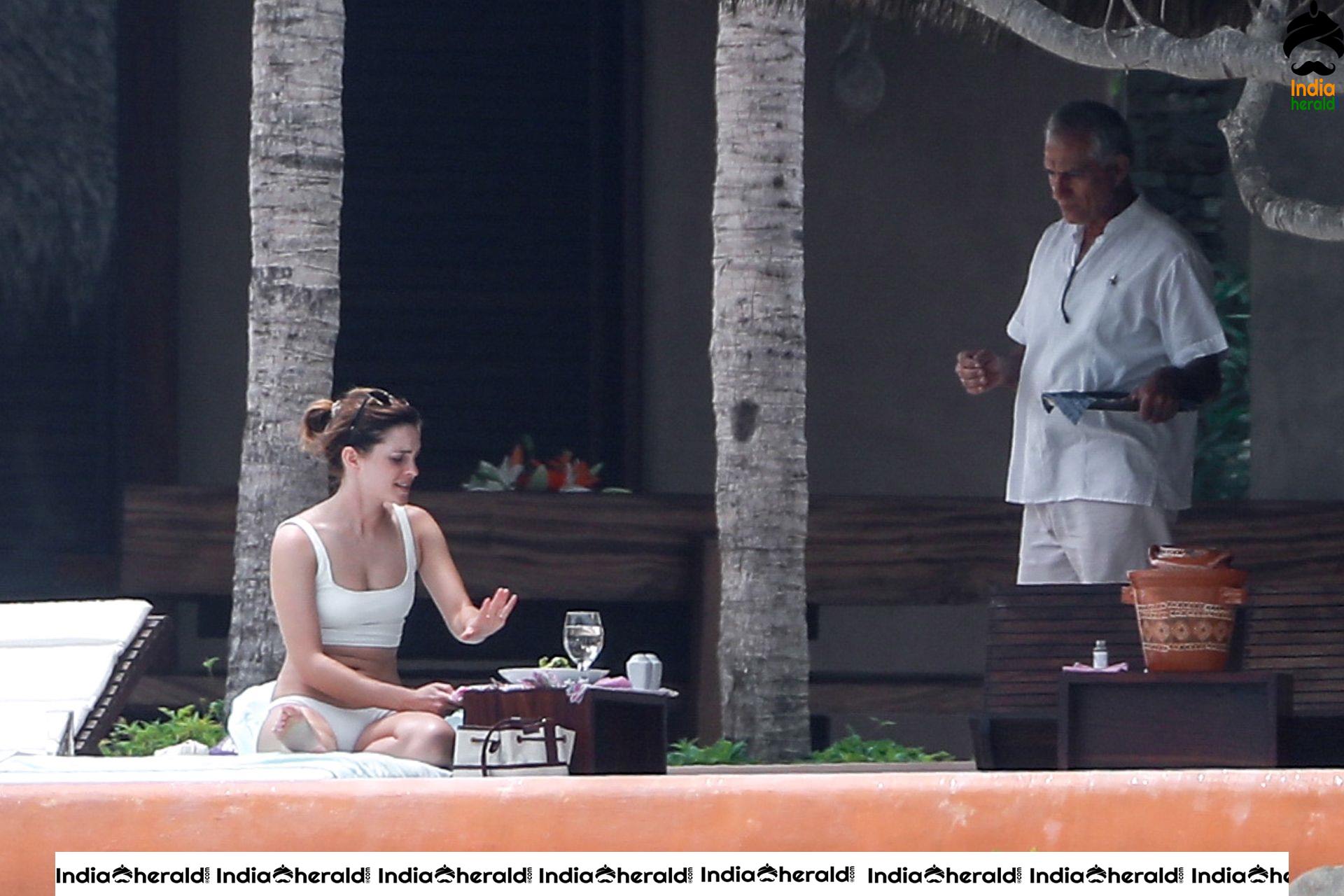 Harry Potter Girl Hermione aka Emma Watson Exposing in Biki