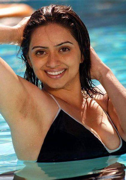 Hema Malini Hot Cleavage Photos