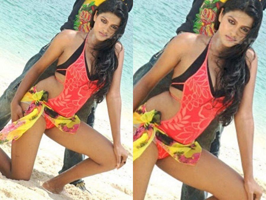 Herione Dhansika Hot Sexy Navel Show & Latest Spicy Photo Gallery