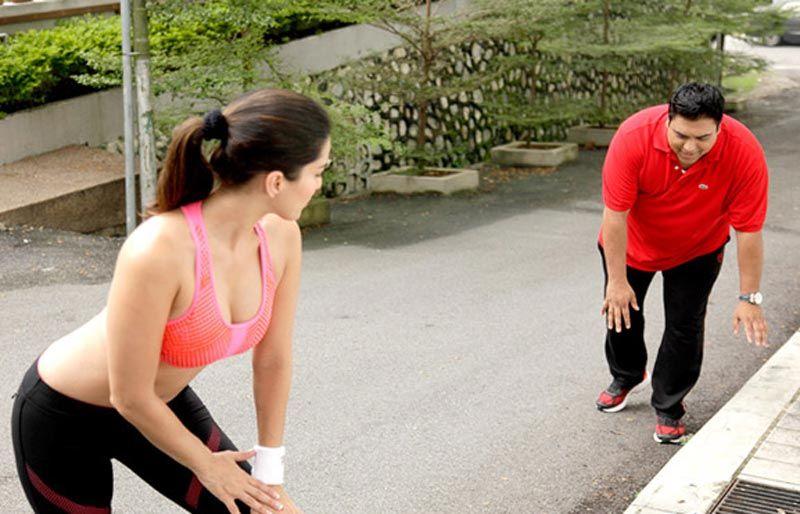 Hot & Sexy Pics Of Sunny Leone Doing Her Workouts