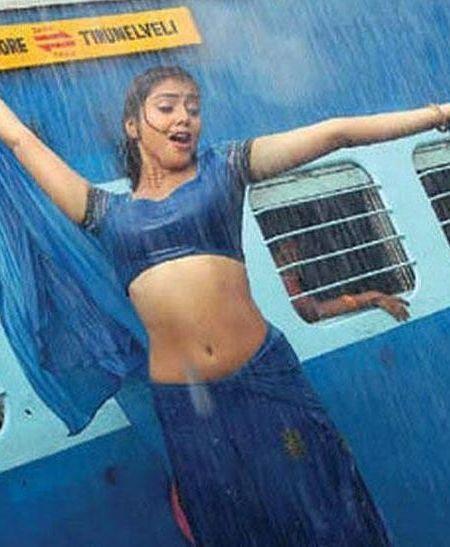 Hot Actress Wet Navel Images