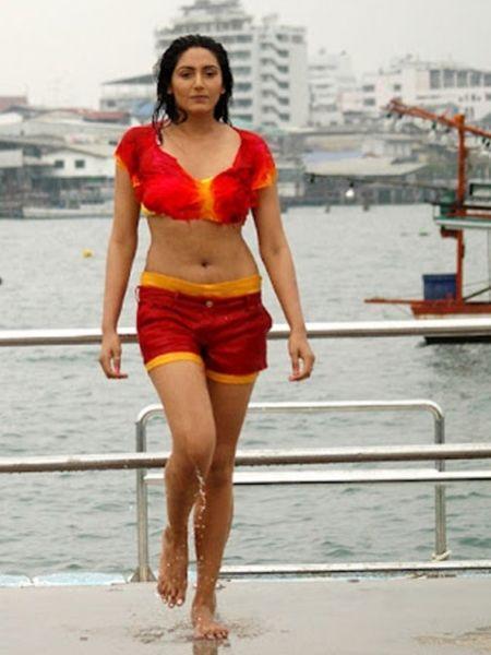 Hot Actress Wet Navel Images