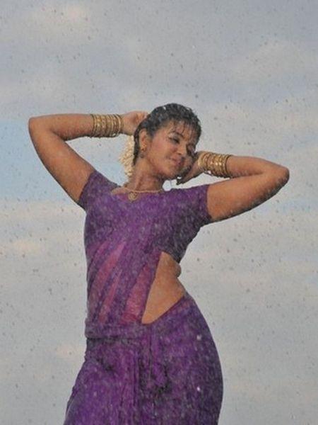 Hot Actress Wet Navel Images