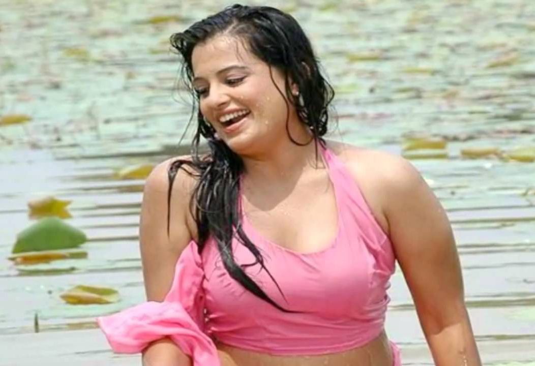 Hot Actress Wet Navel Stills