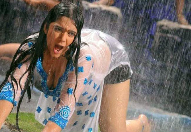 Hot Actress Wet Navel Stills