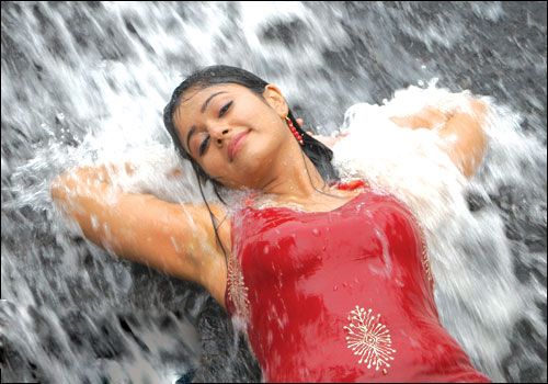 Hot Actress Wet Navel Stills