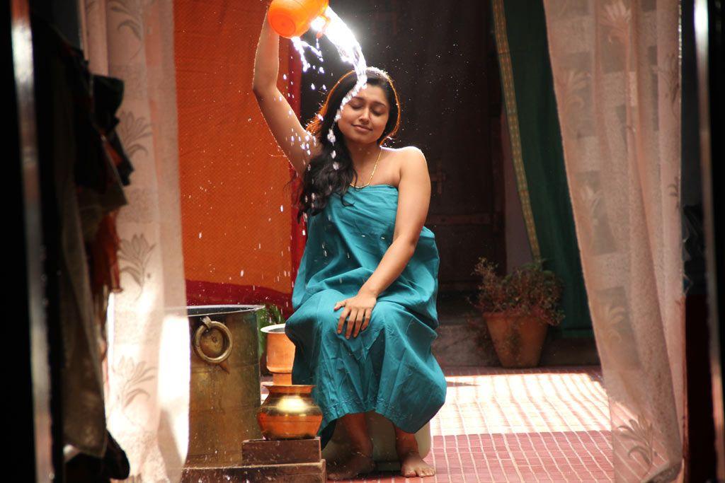 Hot Bathing and Towel pictures of indian actresses