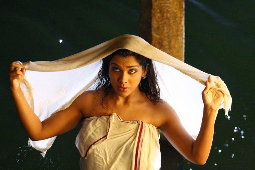 Hot Bathing and Towel pictures of indian actresses