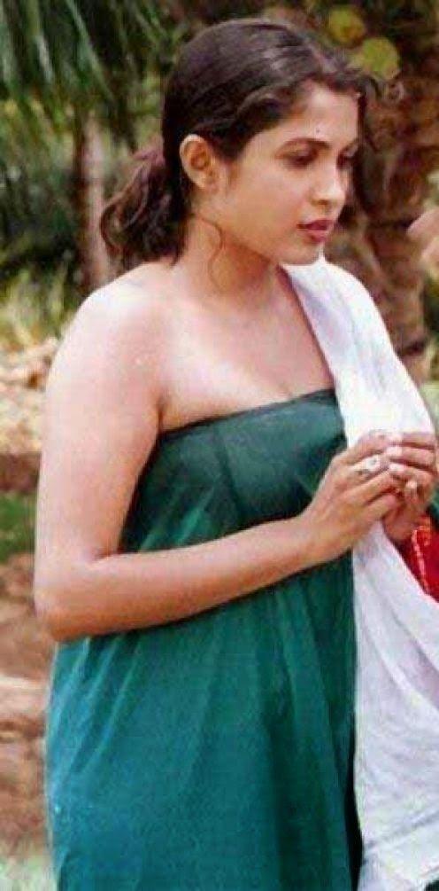 Hot Bathing and Towel pictures of indian actresses