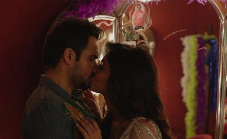 Hot Bollywood Love Kissing Scenes Photos