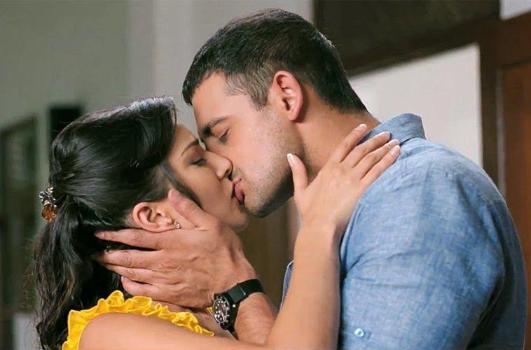 Hot Bollywood Love Kissing Scenes Photos