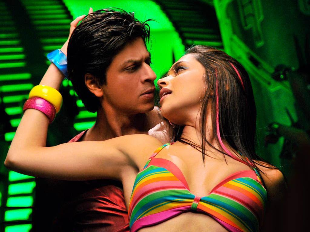 Hot Bollywood Love Kissing Scenes Photos