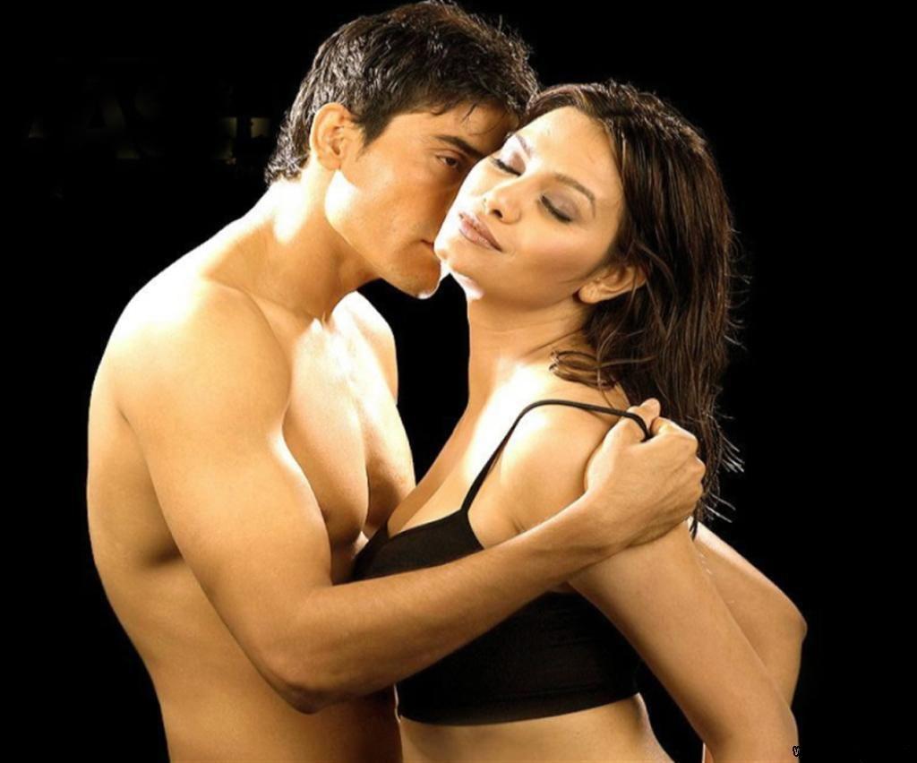 Hot Bollywood Love Kissing Scenes Photos