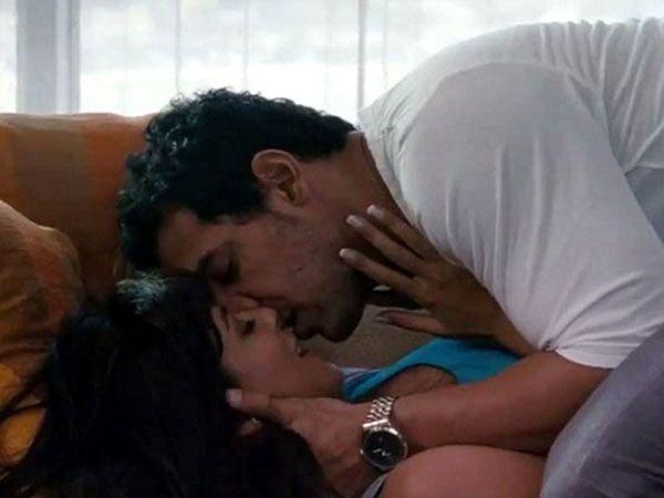 Hot Bollywood Love Kissing Scenes Photos