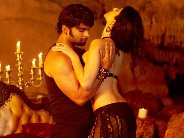 Hot Bollywood Love Kissing Scenes Photos