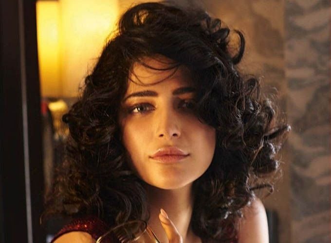 HOT Cleavage Show of Shruti haasan