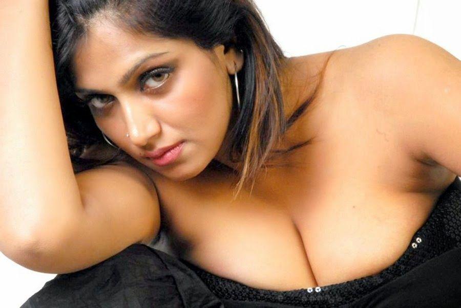 Hot Pictures Of Bhuvaneshwari