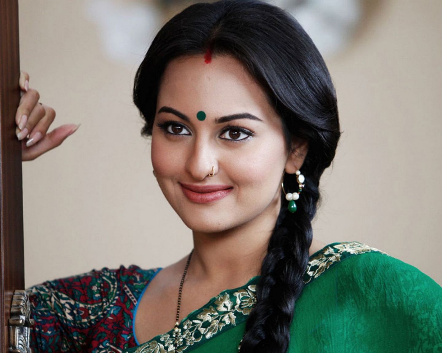 Hot Sonakshi Spicy photos